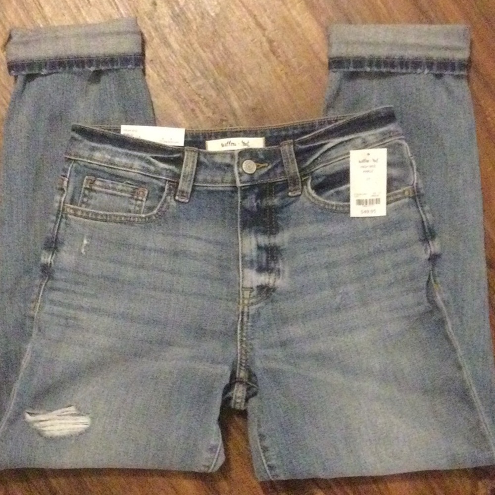 Buckle Willow & Root Jeans *LAST CHANCE Donating 6/30/23